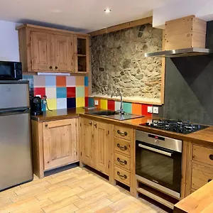 https://annecy-duplex-80-m2-pour-4-6pers-vieille-ville-proche.hotels-rhonealpes.com